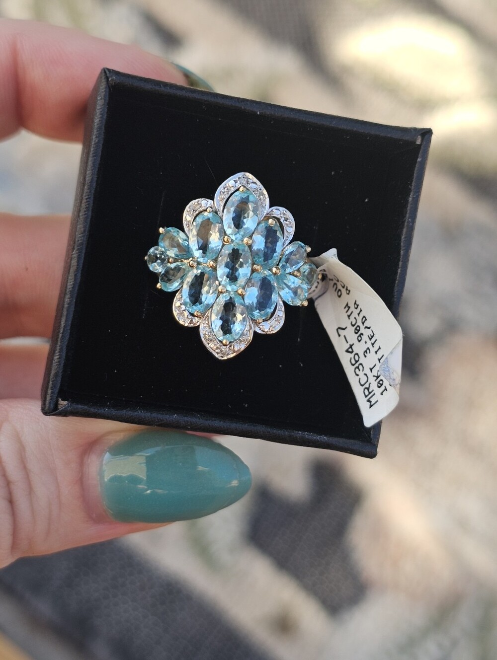 10k new w/ tag Old stock 3.9ctw oval apatite & diamond ring size 7. Stamped 10k.